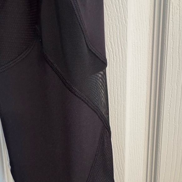 Lululemon Black High-Waisted Mesh Leggings 10, 28” - Picture 5 of 6